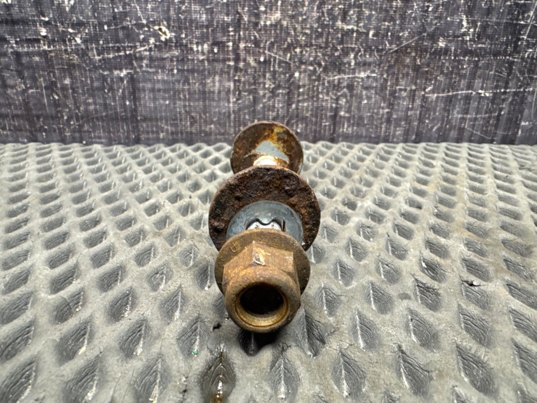 Болт развальный, 710 рублей, Красноярск