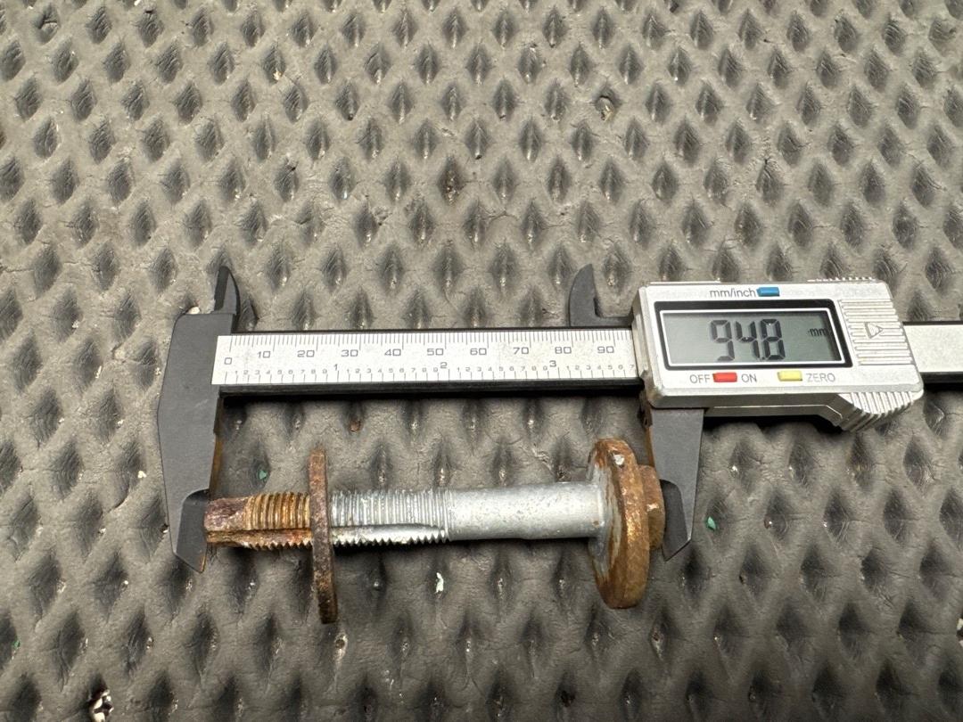 Болт развальный, 710 рублей, Красноярск