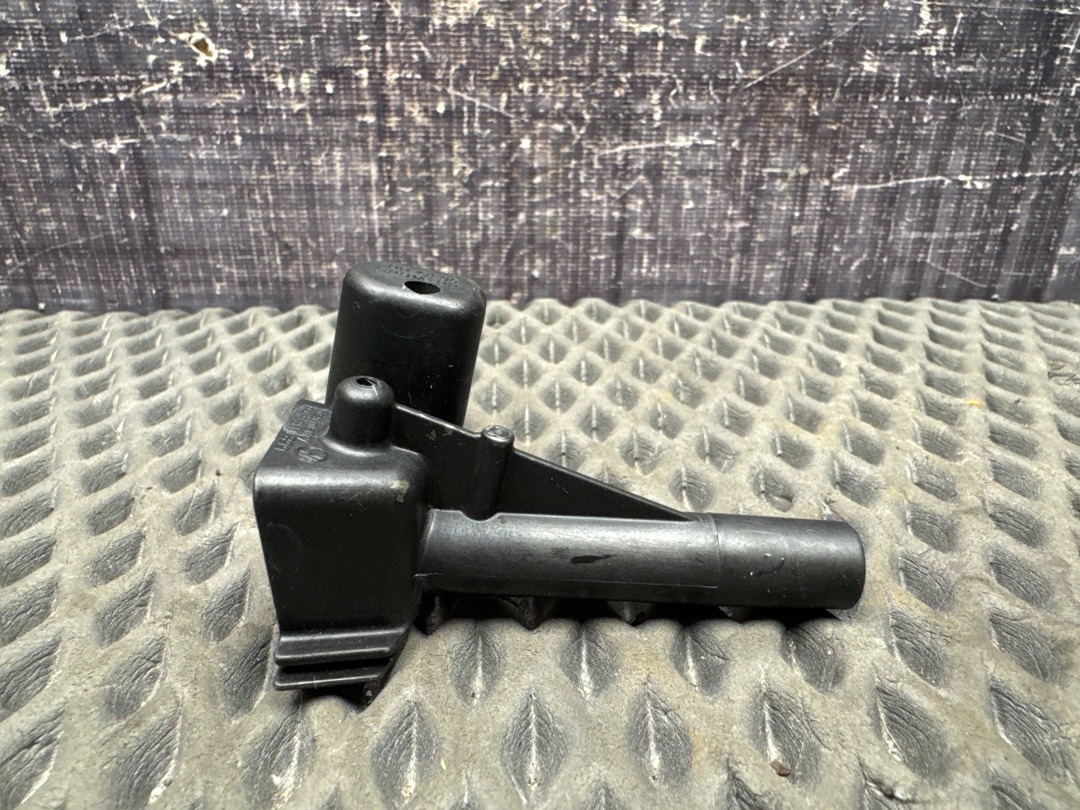 Направляющая замка лючка бензобака, 1010 рублей, Красноярск