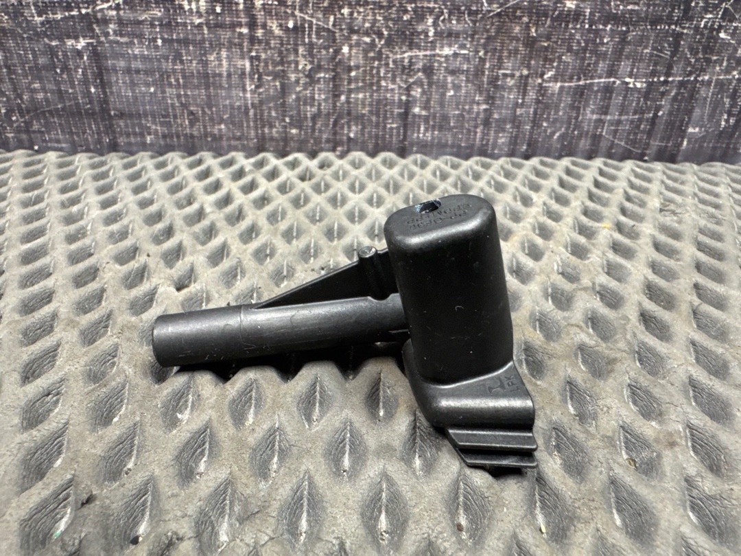 Направляющая замка лючка бензобака, 1010 рублей, Красноярск