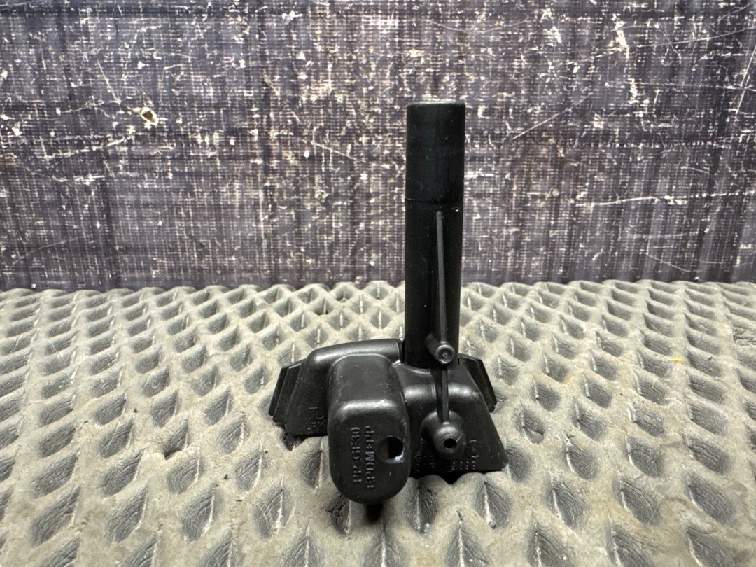 Направляющая замка лючка бензобака, 1010 рублей, Красноярск