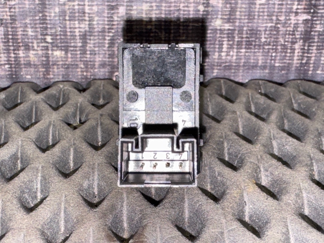 Кнопка стеклоподъемника, 620 рублей, Красноярск