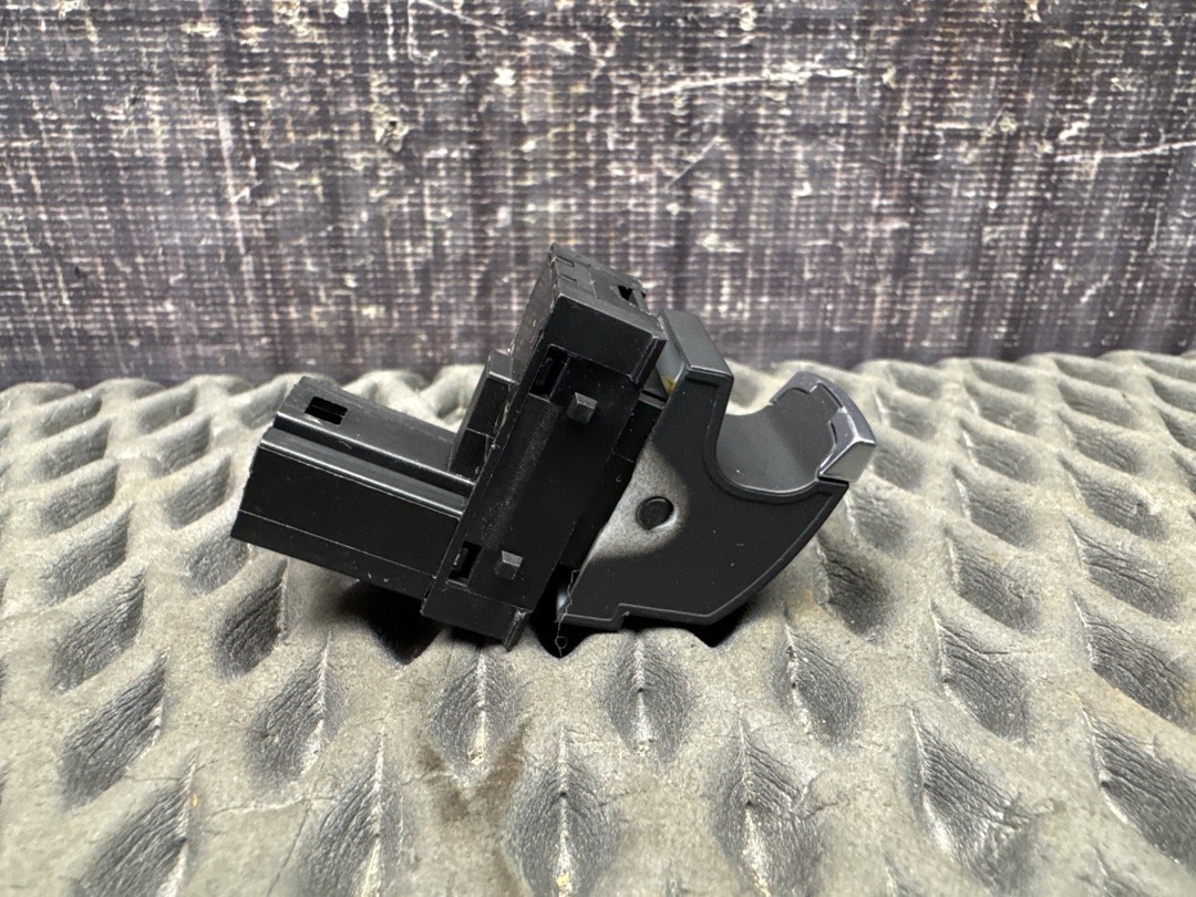 Кнопка стеклоподъемника, 620 рублей, Красноярск