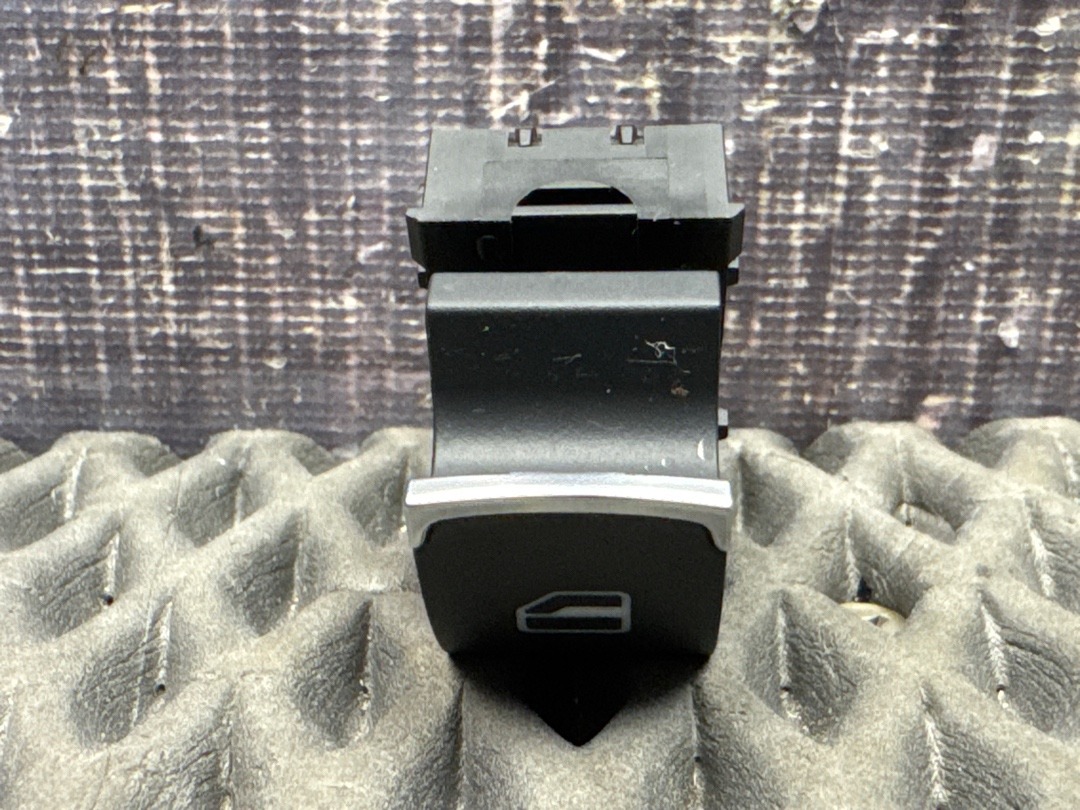 Кнопка стеклоподъемника, 620 рублей, Красноярск