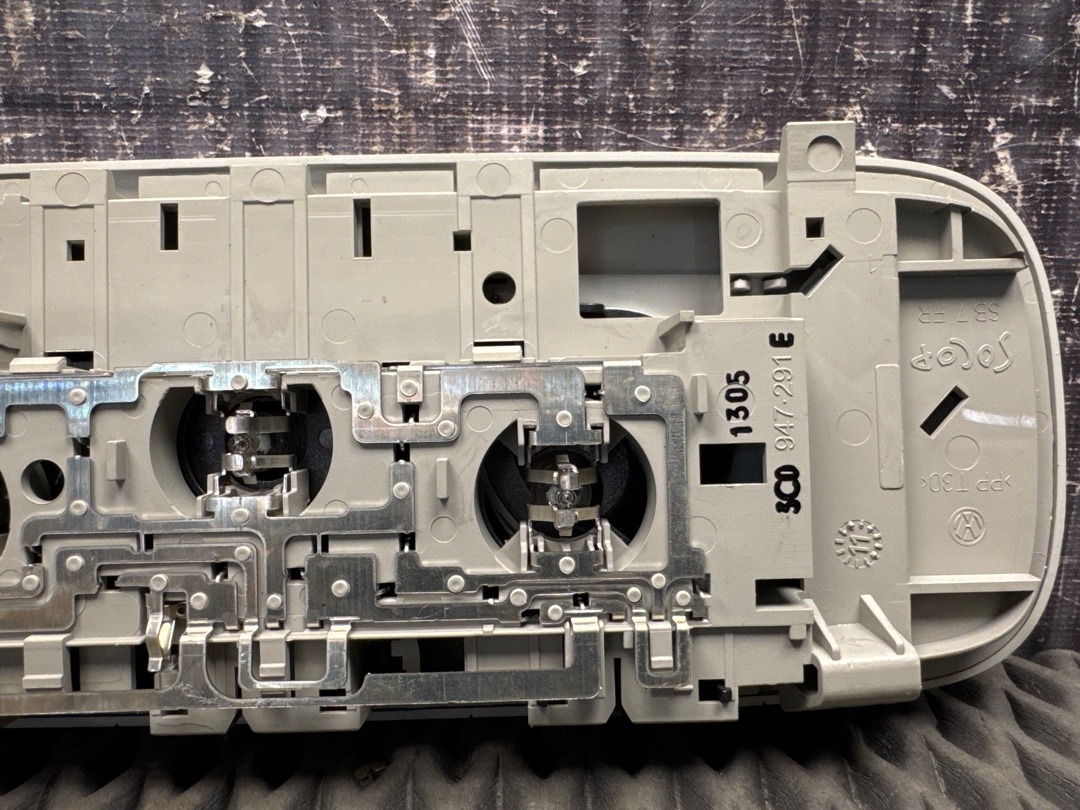 Плафон салона, 1340 рублей, Красноярск