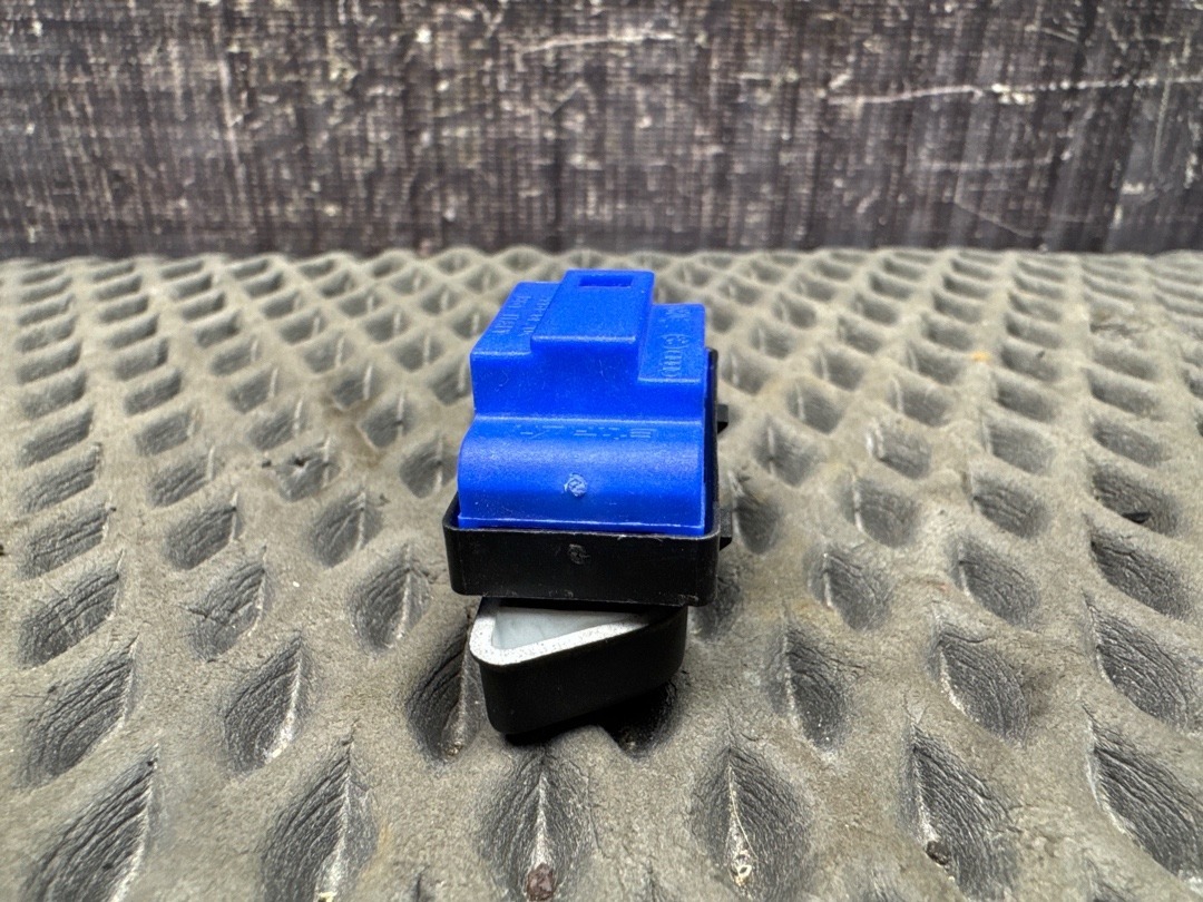 Кнопка центрального замка, 660 рублей, Красноярск