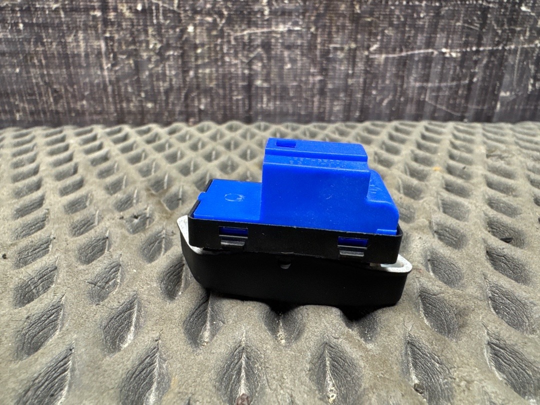 Кнопка центрального замка, 660 рублей, Красноярск