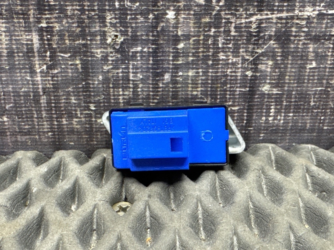 Кнопка центрального замка, 660 рублей, Красноярск