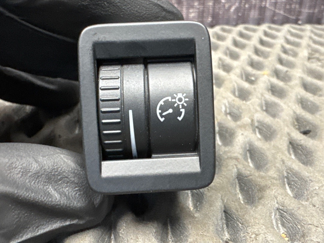 Кнопка яркости подсветки, 520 рублей, Красноярск