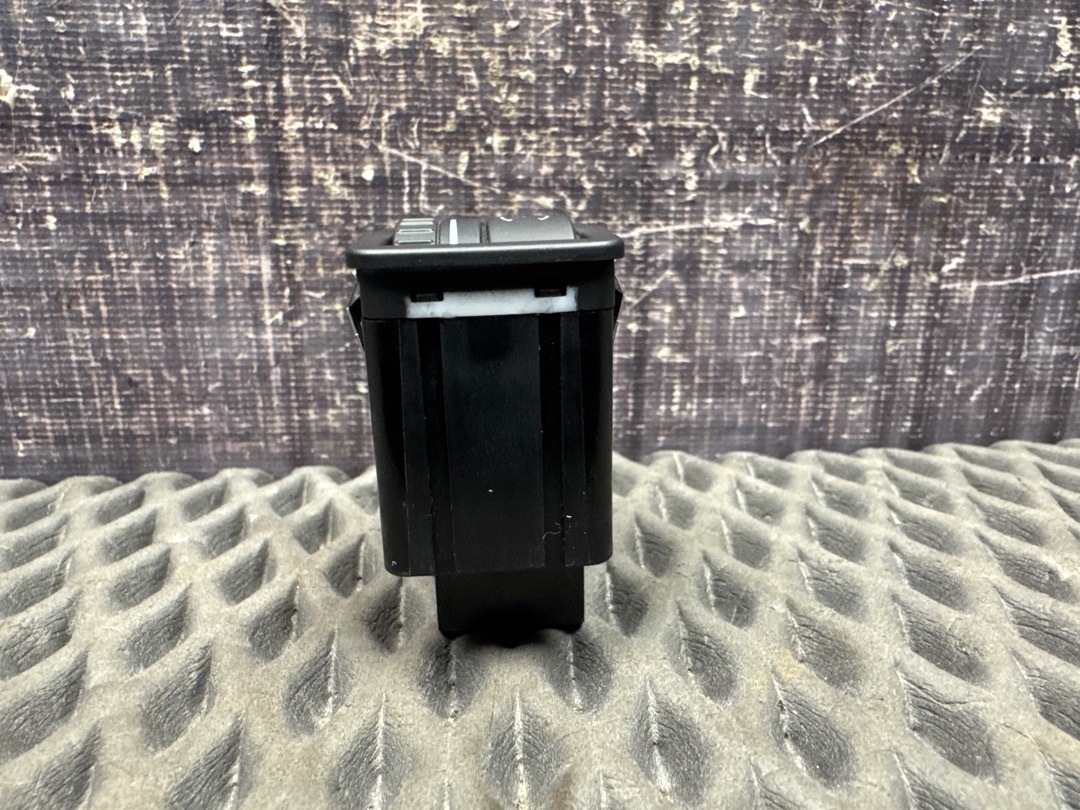 Кнопка яркости подсветки, 520 рублей, Красноярск