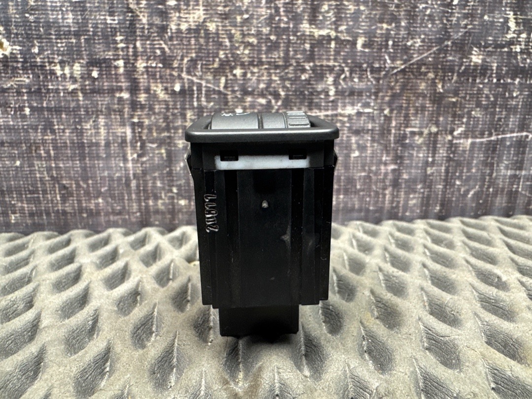 Кнопка яркости подсветки, 520 рублей, Красноярск