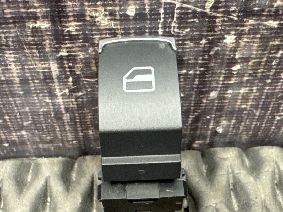 Кнопка стеклоподъемника, 620 рублей, Красноярск