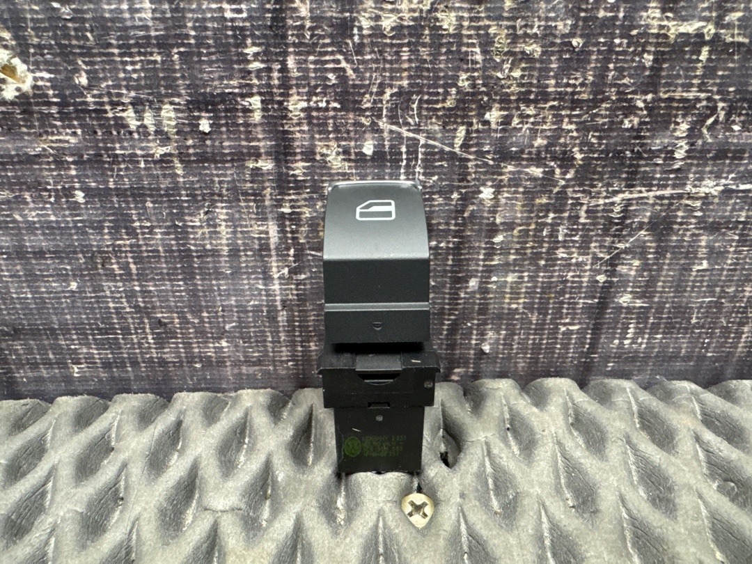 Кнопка стеклоподъемника, 620 рублей, Красноярск