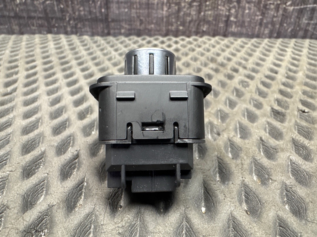 Кнопка регулировки зеркал, 2020 рублей, Красноярск