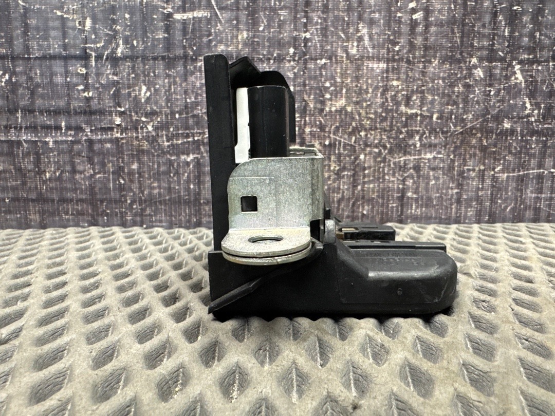 Замок крышки багажника, 3220 рублей, Красноярск