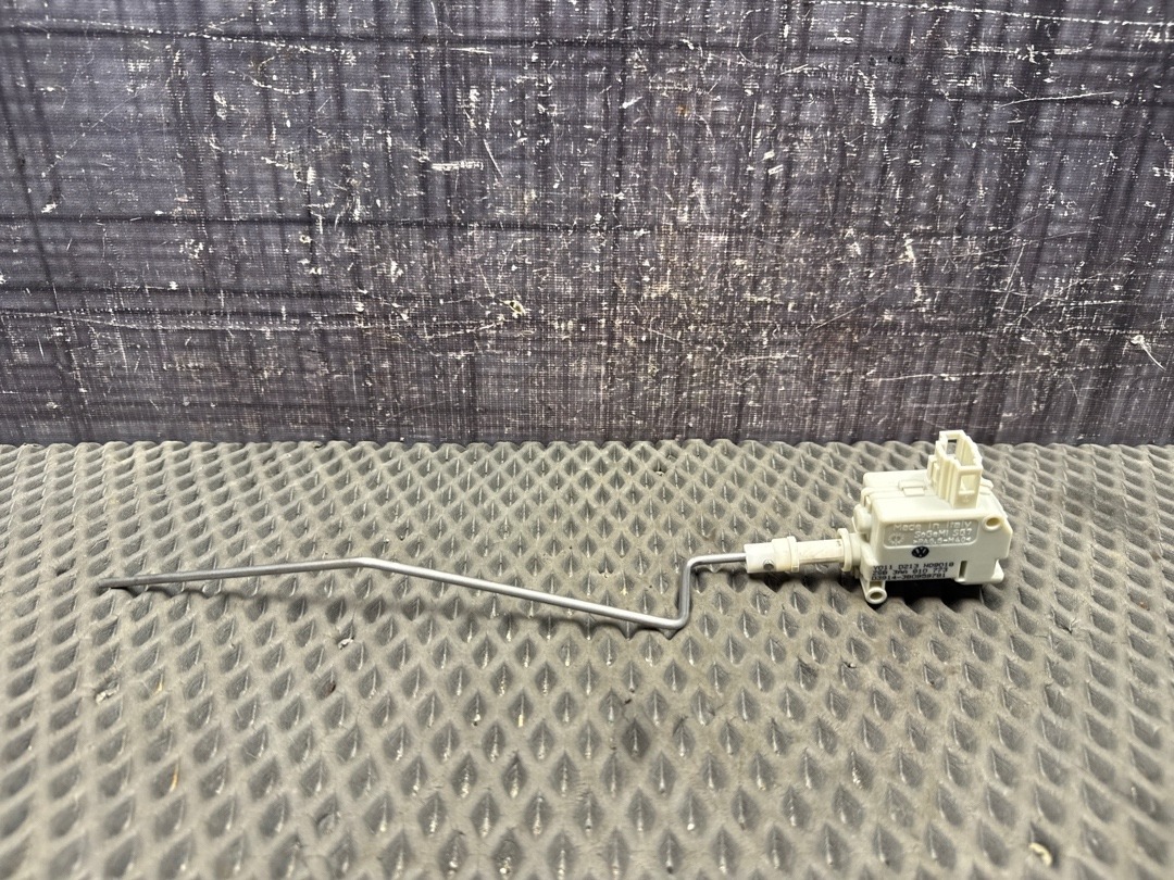 Замок лючка бензобака, 1830 рублей, Красноярск