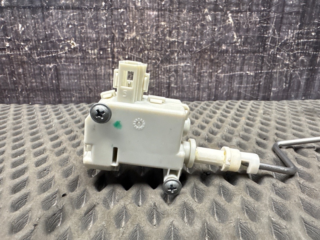 Замок лючка бензобака, 1830 рублей, Красноярск