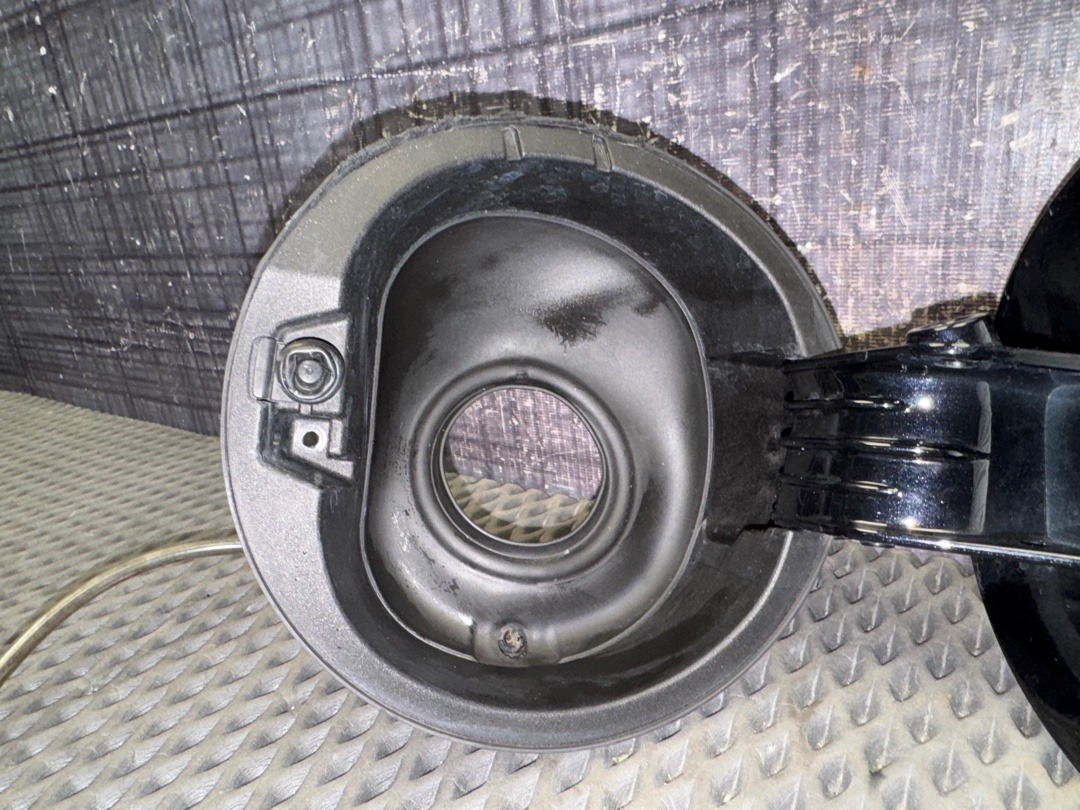 Лючок бензобака, 3460 рублей, Красноярск