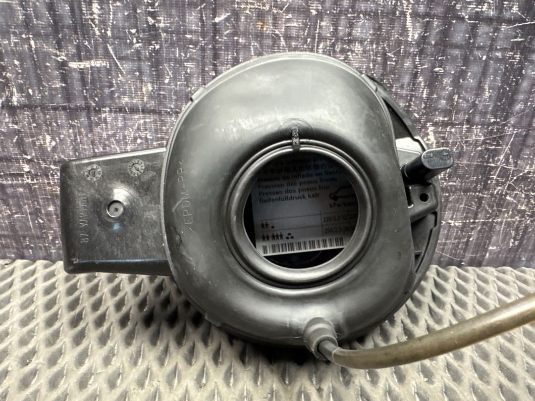 Лючок бензобака, 3460 рублей, Красноярск