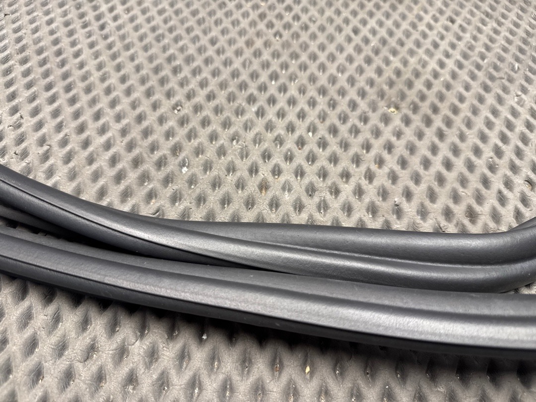 Уплотнитель крышки багажника, 1060 рублей, Красноярск