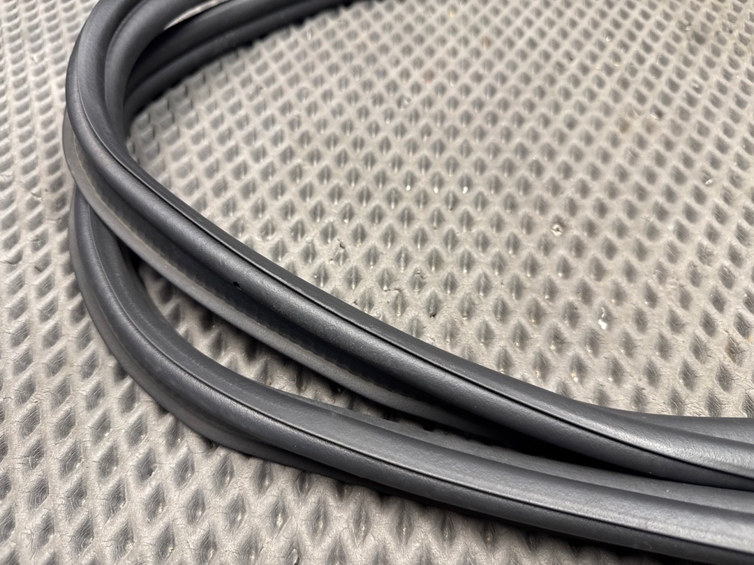 Уплотнитель крышки багажника, 1060 рублей, Красноярск