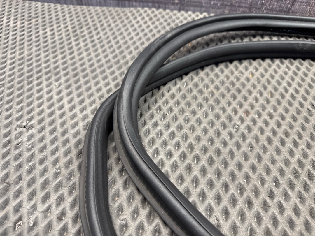 Уплотнитель крышки багажника, 1060 рублей, Красноярск