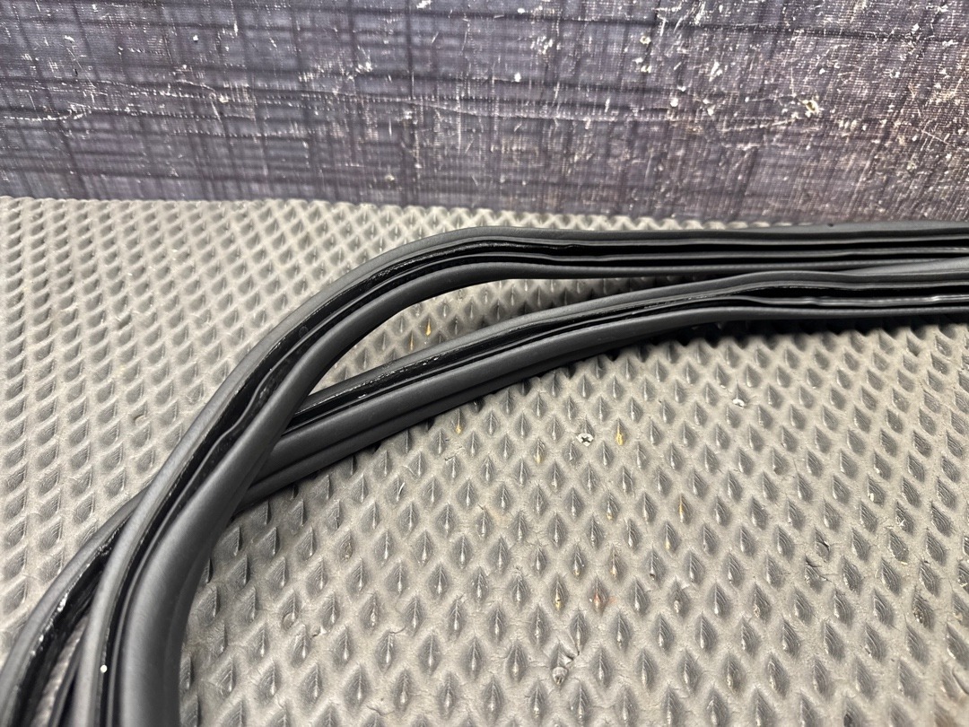 Уплотнитель крышки багажника, 1060 рублей, Красноярск