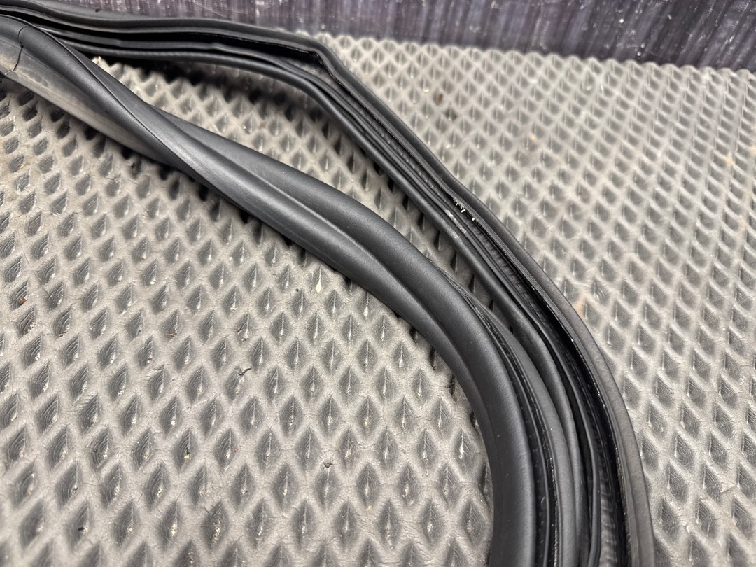 Уплотнитель крышки багажника, 1060 рублей, Красноярск