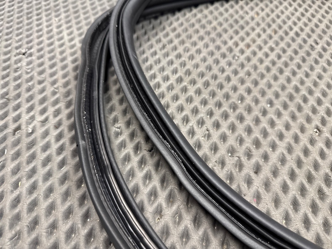 Уплотнитель крышки багажника, 1060 рублей, Красноярск