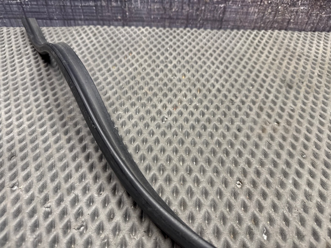 Подкапотный уплотнитель, 920 рублей, Красноярск