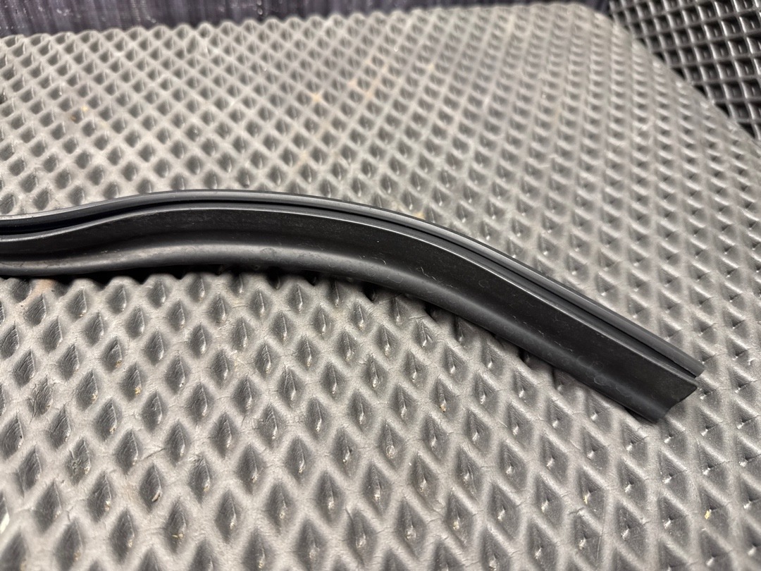 Подкапотный уплотнитель, 920 рублей, Красноярск