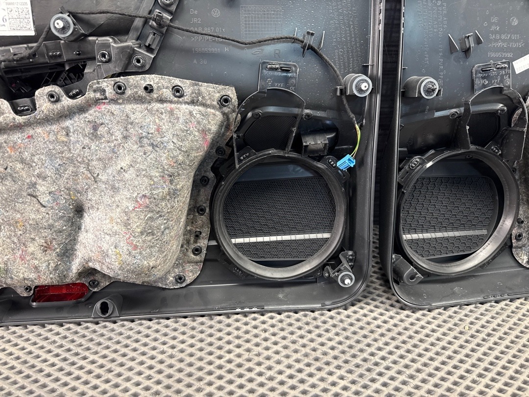 Комплект обшивок дверей, 11920 рублей, Красноярск