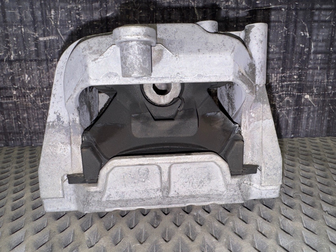 Подушка двигателя, 3730 рублей, Красноярск