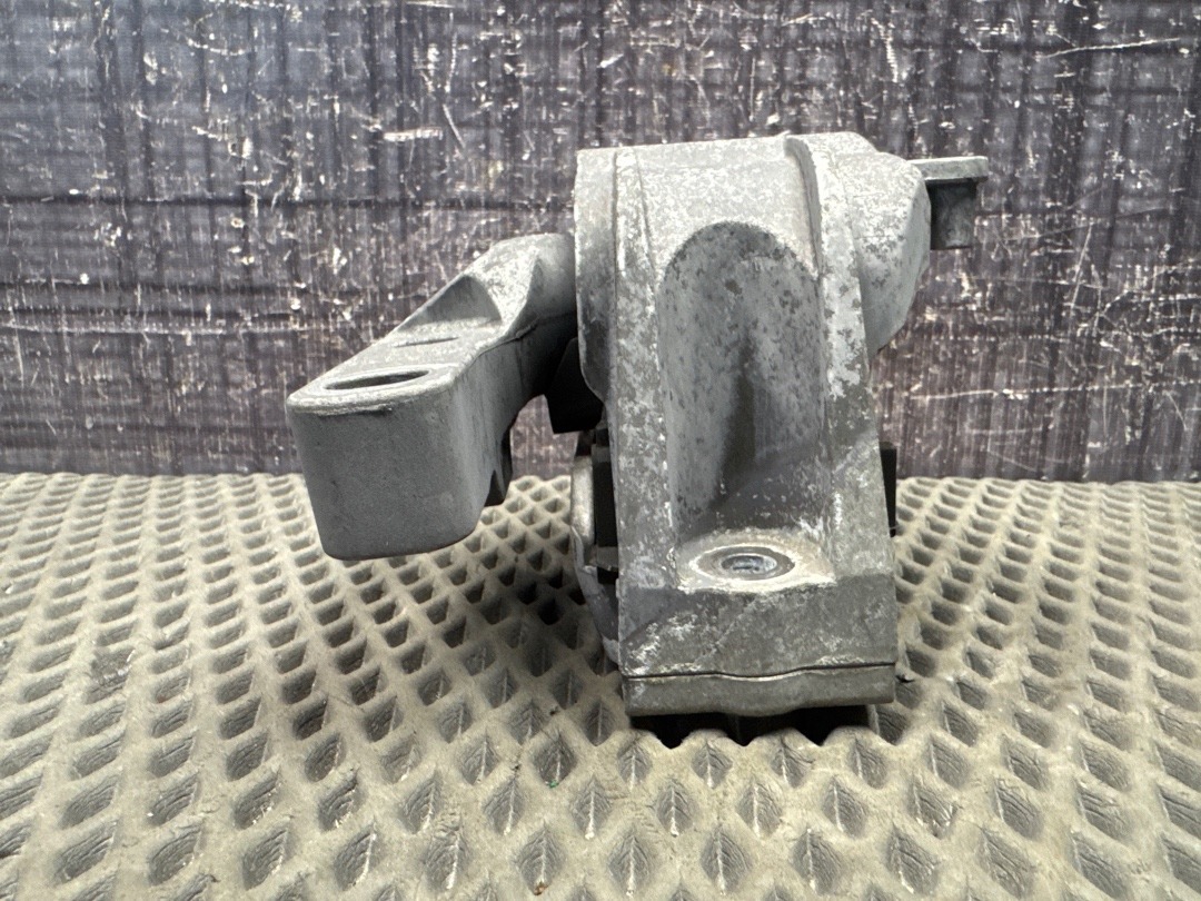 Подушка двигателя, 3730 рублей, Красноярск