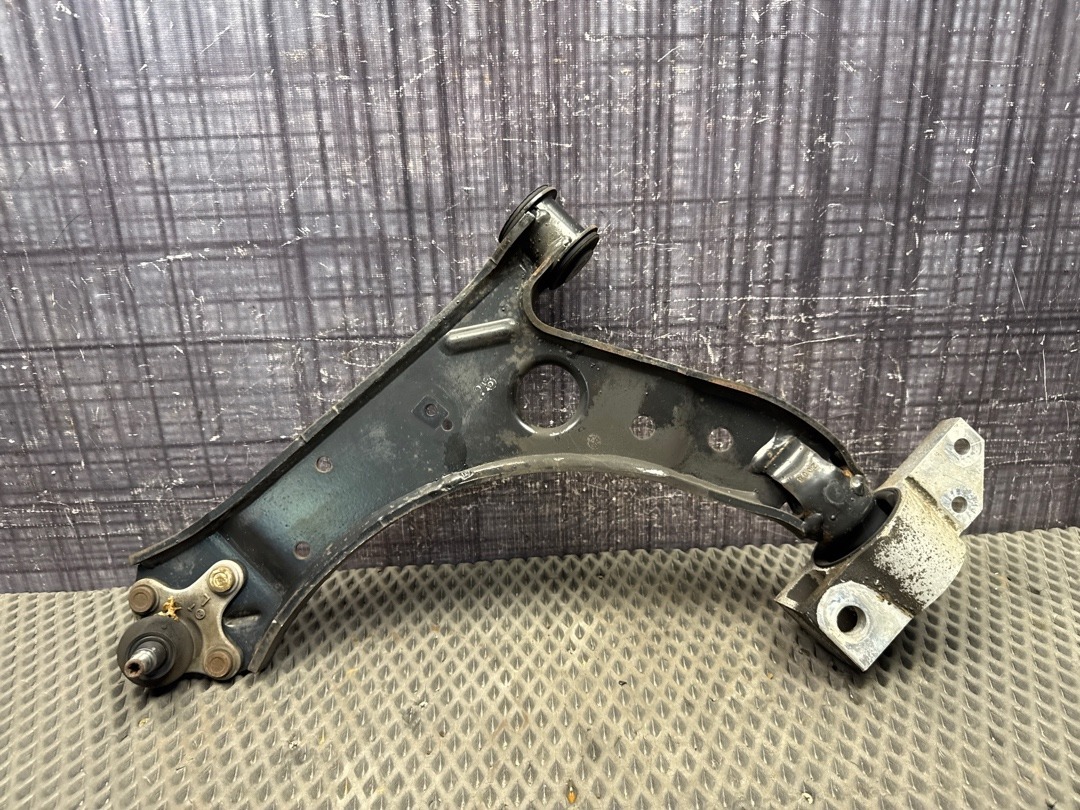 Рычаг подвески, 3140 рублей, Красноярск