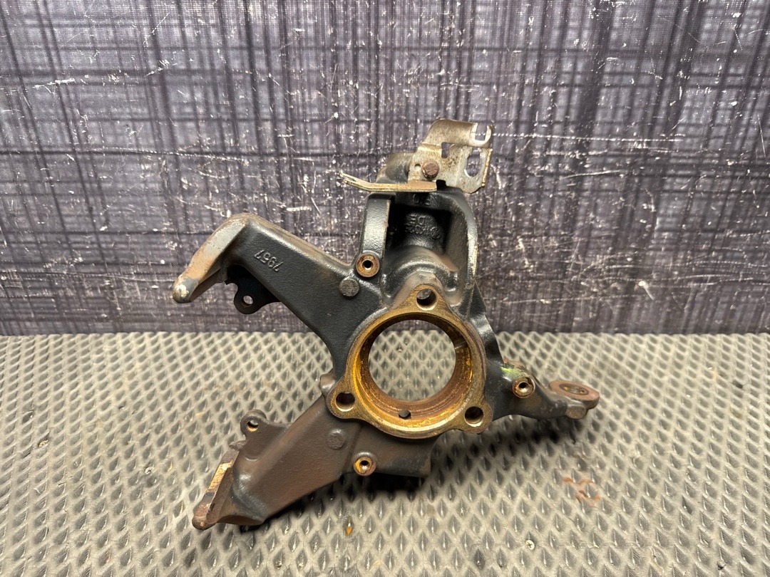 Поворотный кулак, 2370 рублей, Красноярск