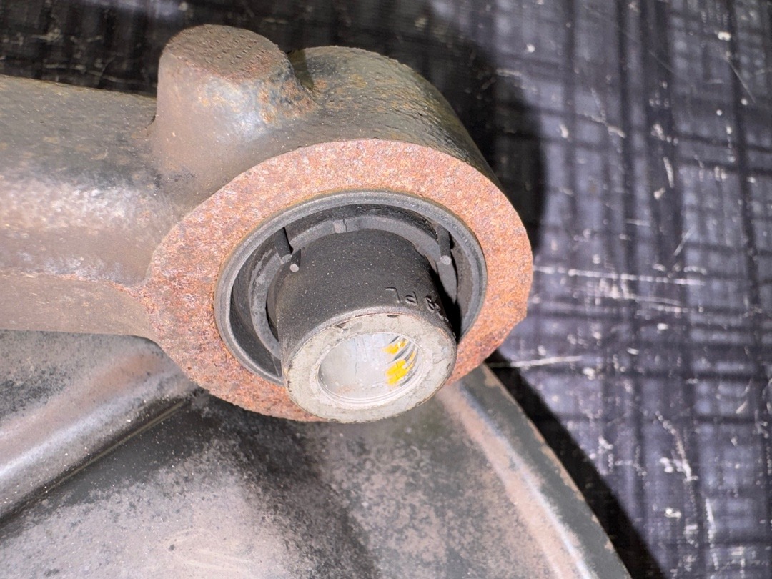 Поворотный кулак, 3680 рублей, Красноярск