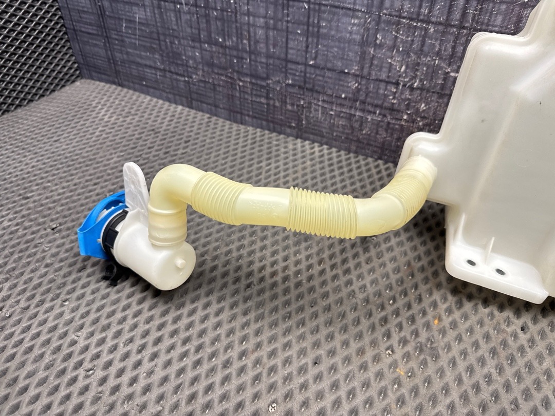 Бачок омывателя, 3140 рублей, Красноярск