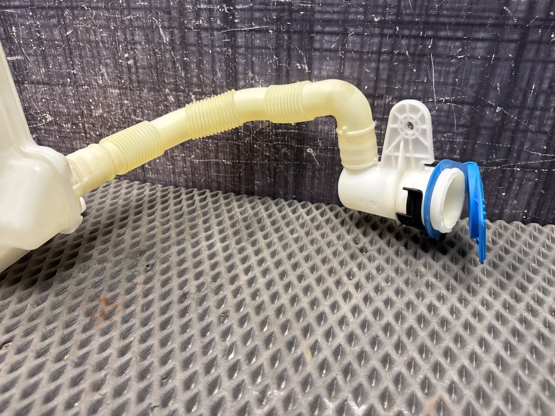 Бачок омывателя, 3140 рублей, Красноярск