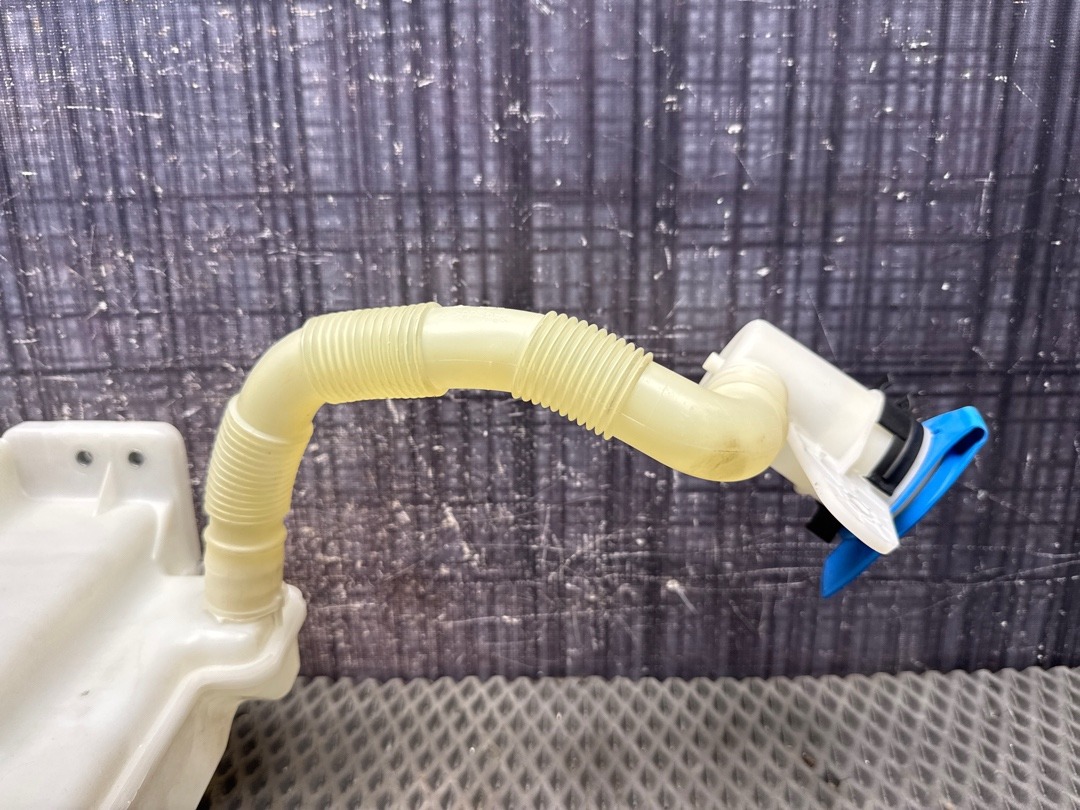 Бачок омывателя, 3140 рублей, Красноярск