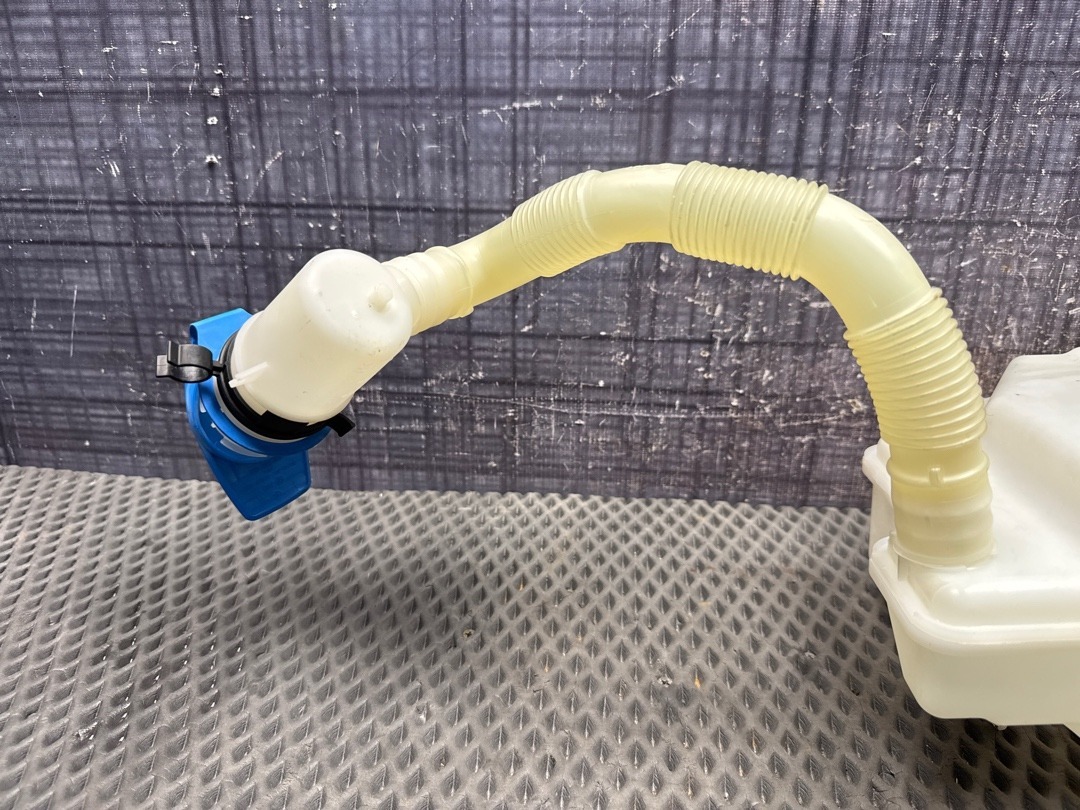 Бачок омывателя, 3140 рублей, Красноярск