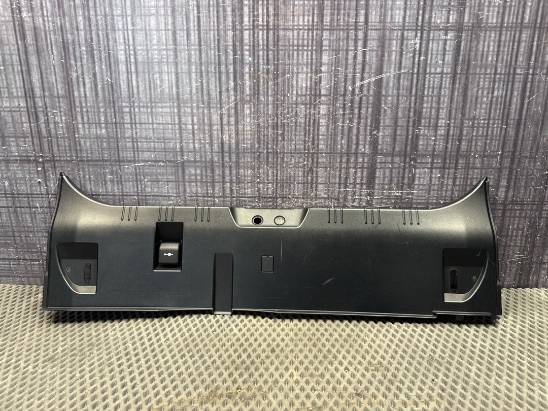 Пластик багажника, 480 рублей, Красноярск