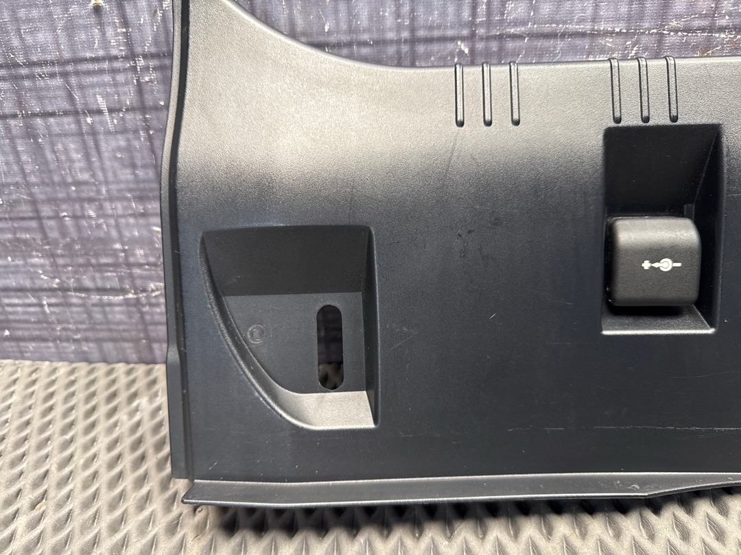 Пластик багажника, 480 рублей, Красноярск