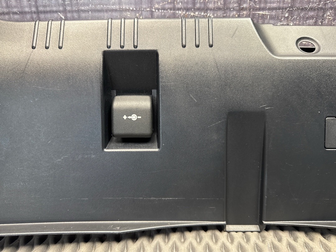 Пластик багажника, 480 рублей, Красноярск