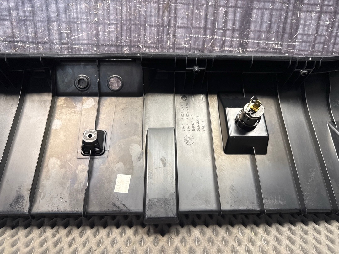 Пластик багажника, 480 рублей, Красноярск