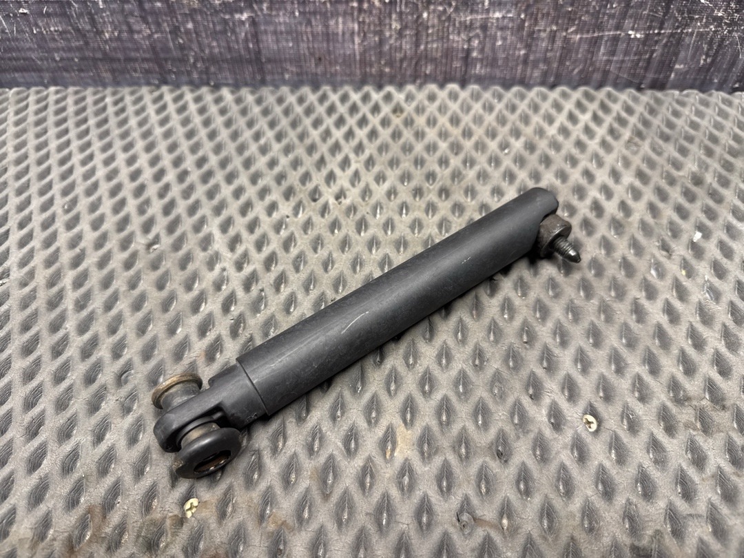 Амортизатор багажника, 400 рублей, Красноярск