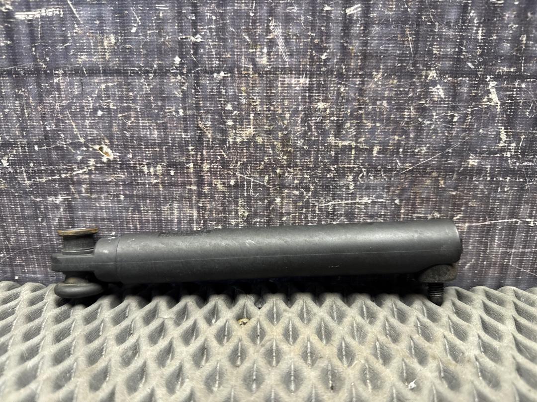 Амортизатор багажника, 400 рублей, Красноярск