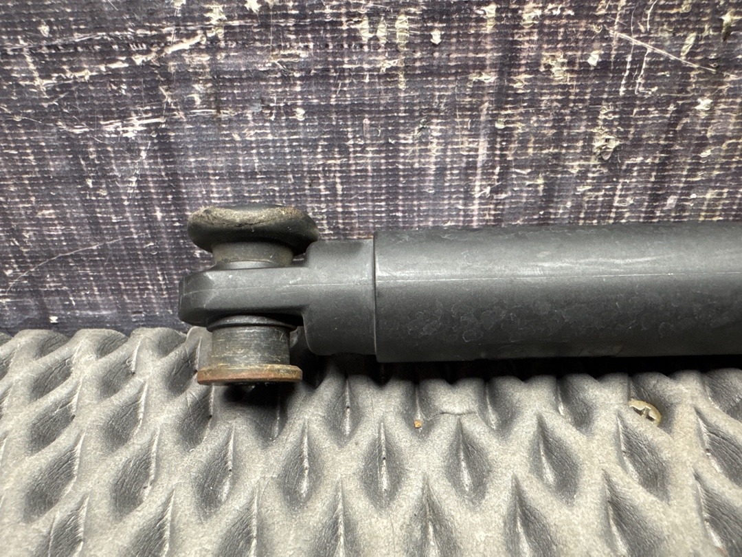 Амортизатор багажника, 400 рублей, Красноярск