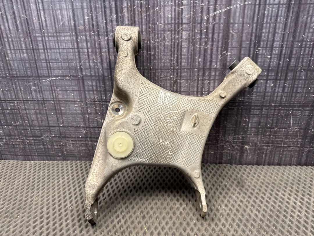 Рычаг подвески, 1500 рублей, Красноярск