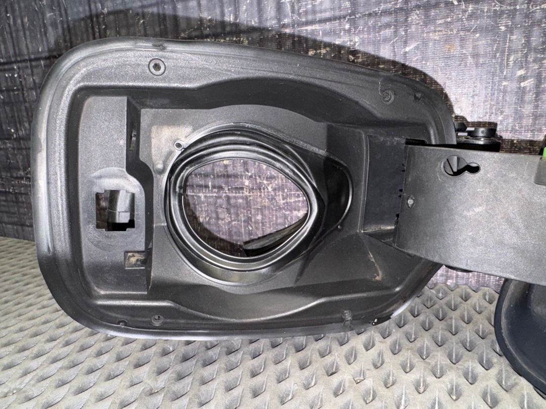 Лючок бензобака, 800 рублей, Красноярск